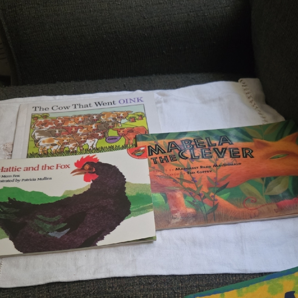 Lot of 7 Kids  Animal Books
